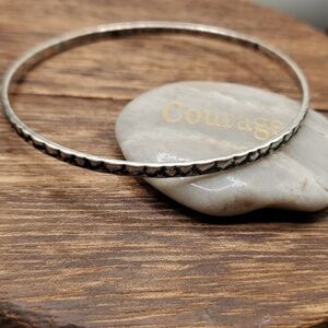 B2535 silver tone‎ hammered caveman brutalist bracelet